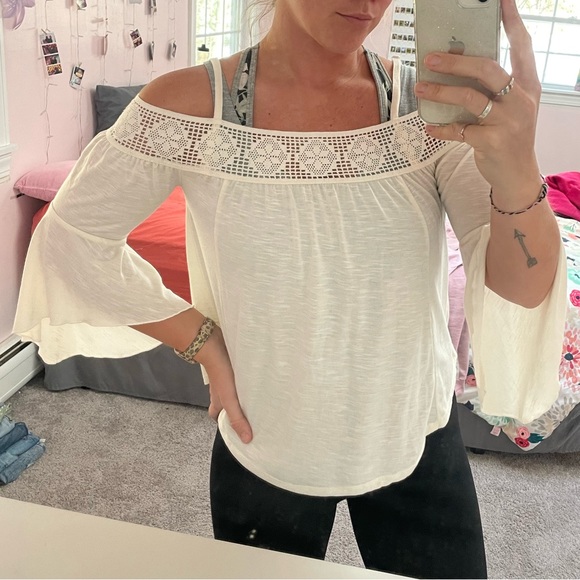 Off the shoulder top- NWT - Picture 4 of 5